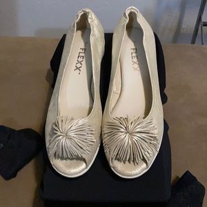 Summer textured flats